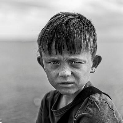 Jungennamen mit T kleiner Junge am Meer