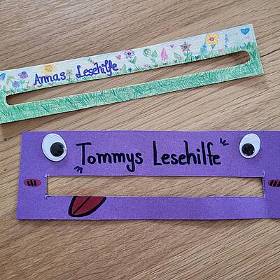 zwei selbst gebastelten Lesehilfen für Schulanfänger