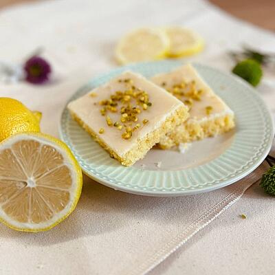 2 Stück Zitronenkuchen vom Blech