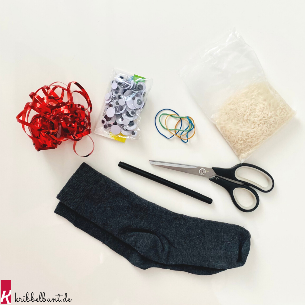Osterhasen aus Socken basteln - Utensilien Osterhasen aus Socken basteln - Utensilien