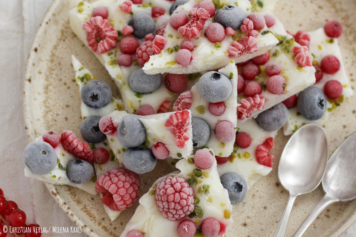 Frozen Joghurt Bites mit Beeren