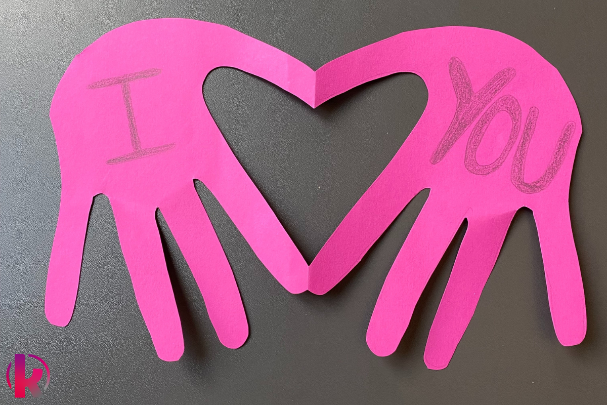 Valentinstag Geschenk basteln - Herz aus Händen Valentinstag Geschenk basteln - Herz aus Händen